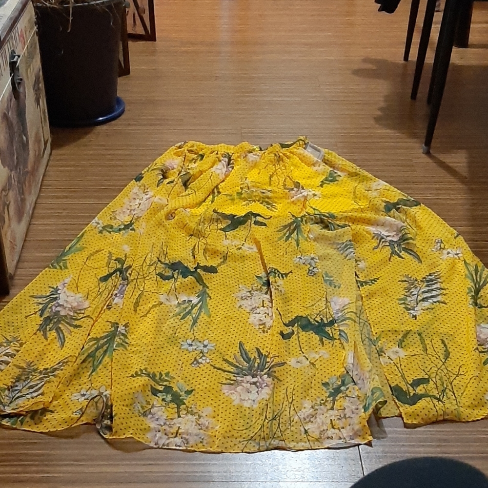 Women's high slit skirt size medium